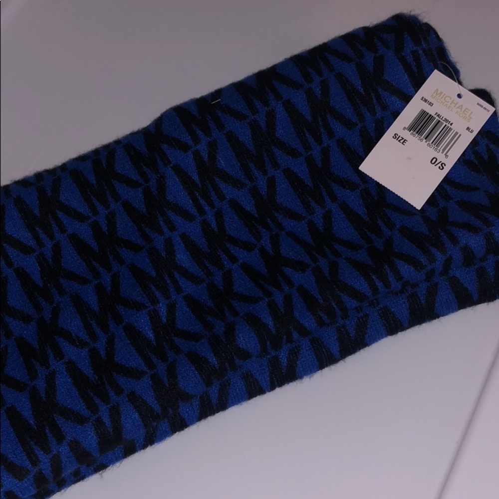 Michael Michael Kors infinity logo scarf
